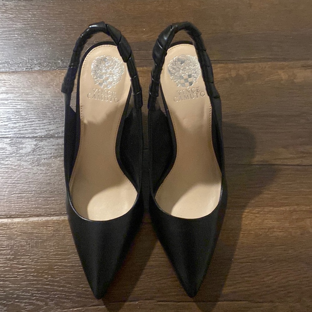 Size 8 1/2 medium women’s VINCE CAMUTO heels